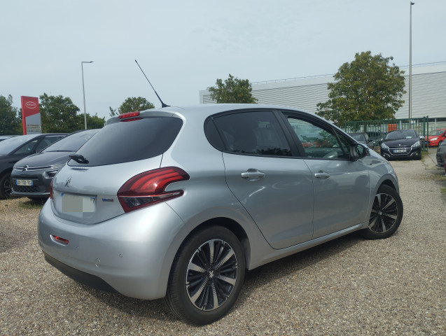 Peugeot Peugeot 208 1.2 VTI 82 CV STYLE 5P