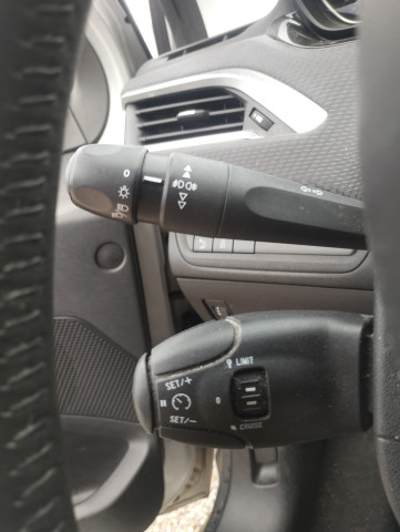 Peugeot Peugeot 208 1.2 VTI 82 CV STYLE 5P