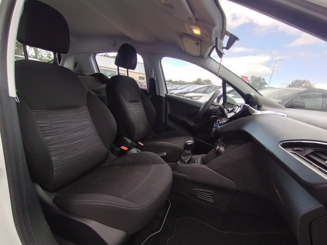 Peugeot Peugeot 208 1.2 PURETECH 82CV LIKE SOCIETE 