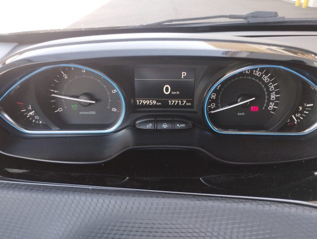 Peugeot Peugeot 2008 1.5 BlueHDI EAT6 120 cv ALLURE