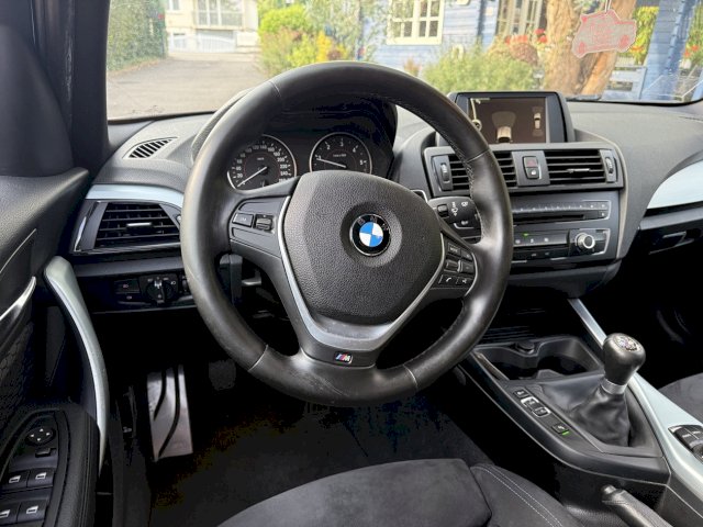 BMW BMW Série 1 I (E88) 118d Sport Design