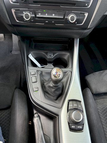BMW BMW Série 1 I (E88) 118d Sport Design