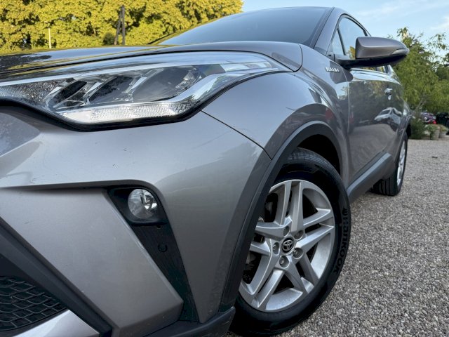 Toyota Toyota C-Hr 1.8 Hybride 122ch Dynamic  E-CVT 