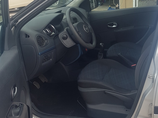 Renault Renault Clio III (B/C85) 1.5 dCi 70ch Extrême Foncée Clim 5p