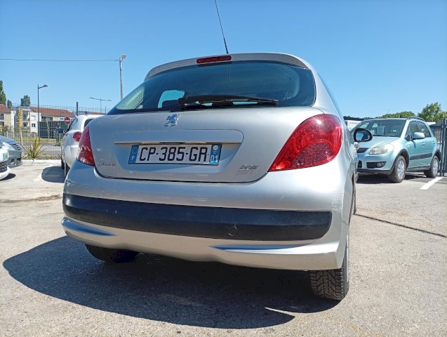 Peugeot Peugeot 207  1.6 HDi90 Trendy 5p