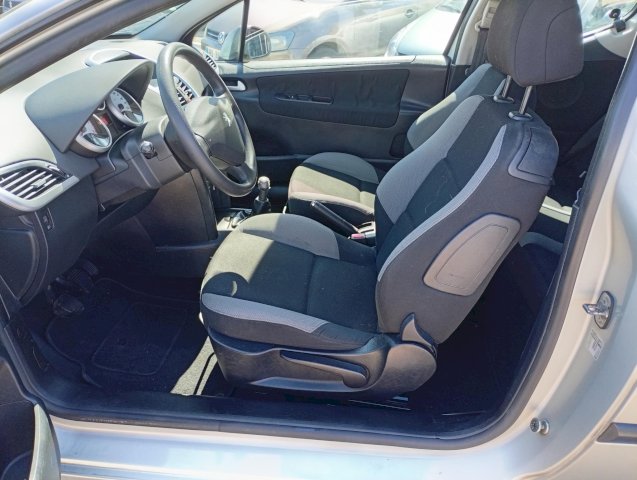 Peugeot Peugeot 207  1.6 HDi90 Trendy 5p