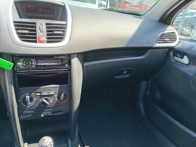 Peugeot Peugeot 207  1.6 HDi90 Trendy 5p