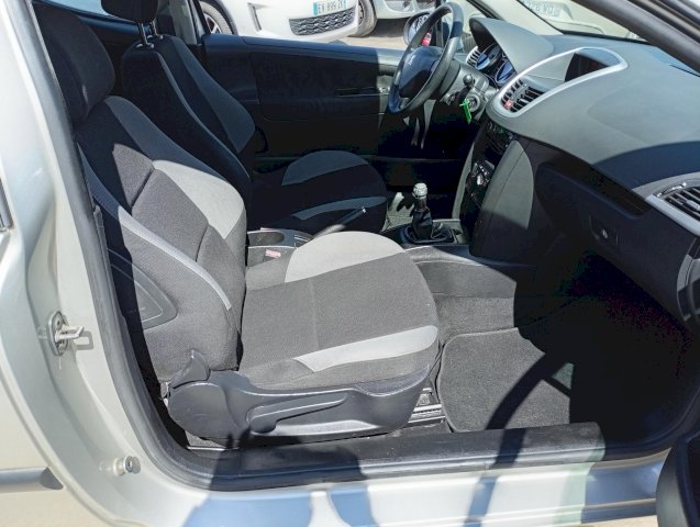 Peugeot Peugeot 207  1.6 HDi90 Trendy 5p