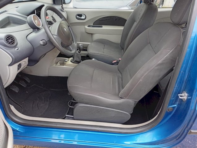 Renault Renault Twingo II (C44) 1.2 16v 75ch Dynamique