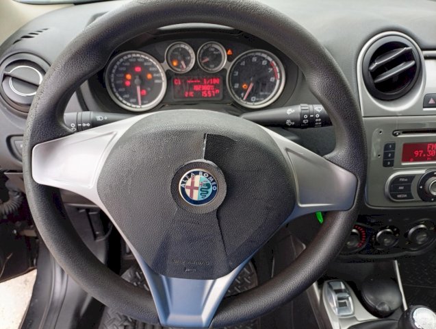 Alfa-Romeo MITO MITO 1,4 MPI MULTIAIR 105 DISTINCTIVE 