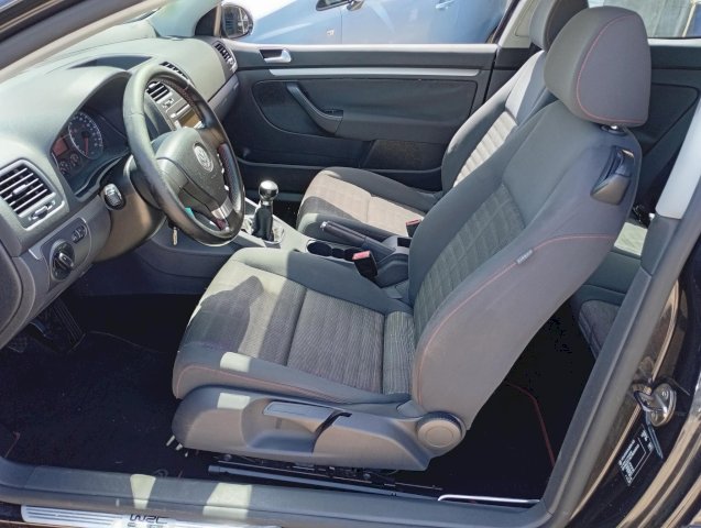 Volkswagen Volkswagen Golf V 1.9 TDI 105 Confort DSG6 3p