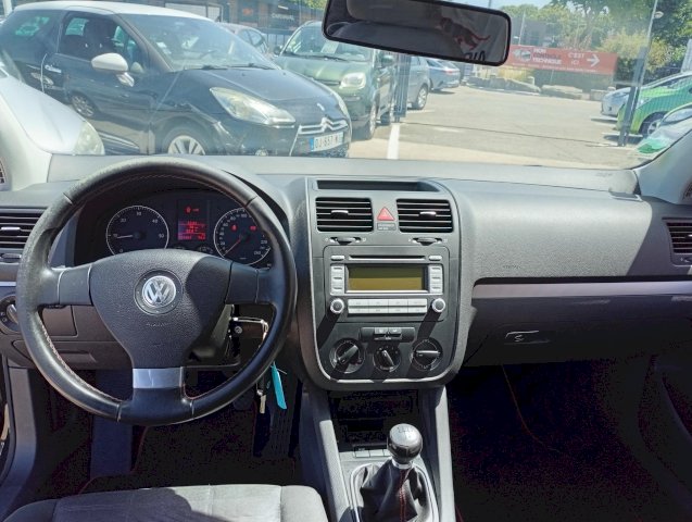 Volkswagen Volkswagen Golf V 1.9 TDI 105 Confort DSG6 3p