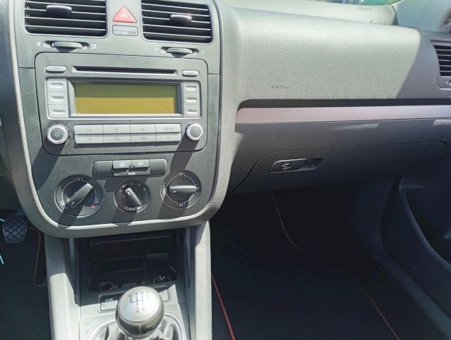 Volkswagen Volkswagen Golf V 1.9 TDI 105 Confort DSG6 3p