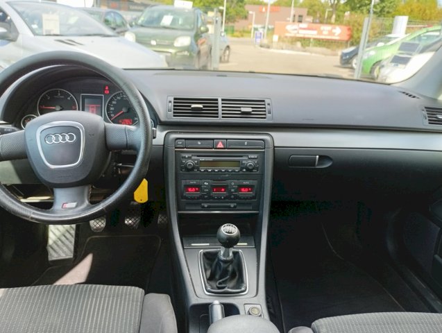 Audi Audi A4  2.0 TDI 140 DPF S Line Multitronic