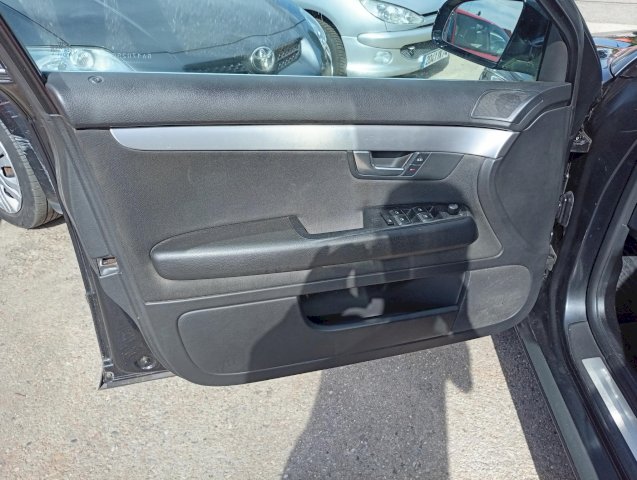 Audi Audi A4  2.0 TDI 140 DPF S Line Multitronic