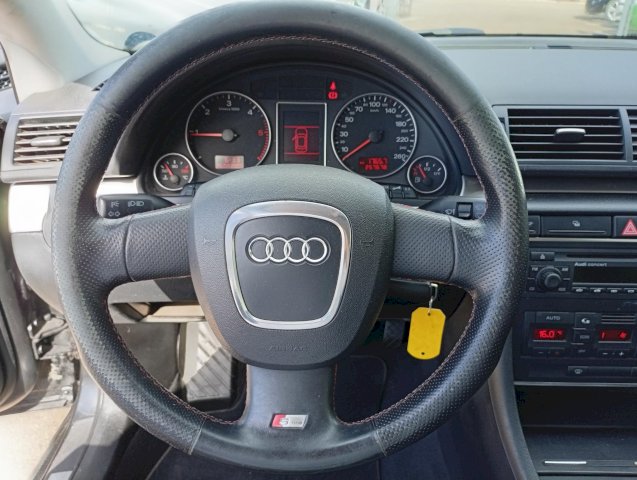 Audi Audi A4  2.0 TDI 140 DPF S Line Multitronic