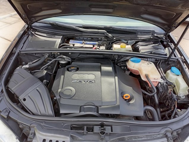 Audi Audi A4  2.0 TDI 140 DPF S Line Multitronic