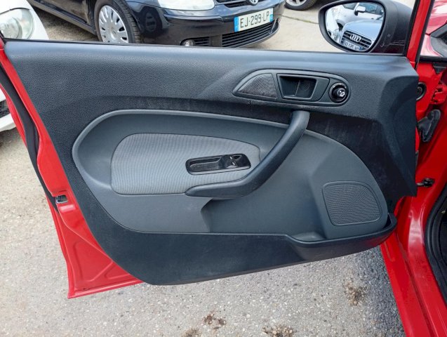 Ford Ford Fiesta IV 1.4 TDCi 68ch Ghia 5p