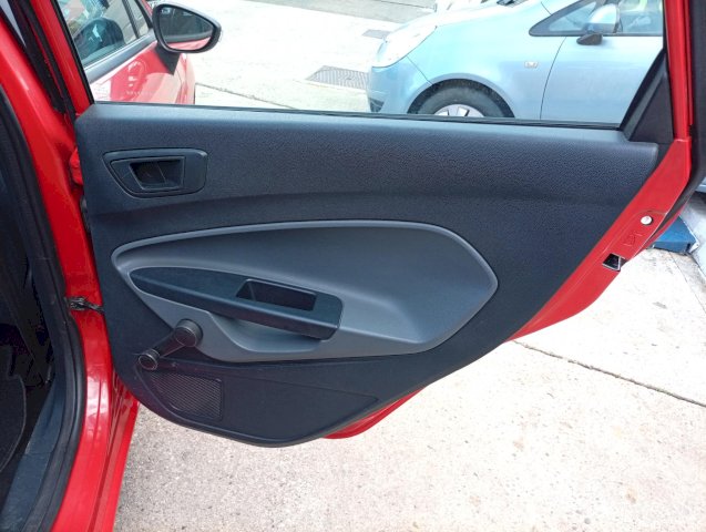 Ford Ford Fiesta IV 1.4 TDCi 68ch Ghia 5p