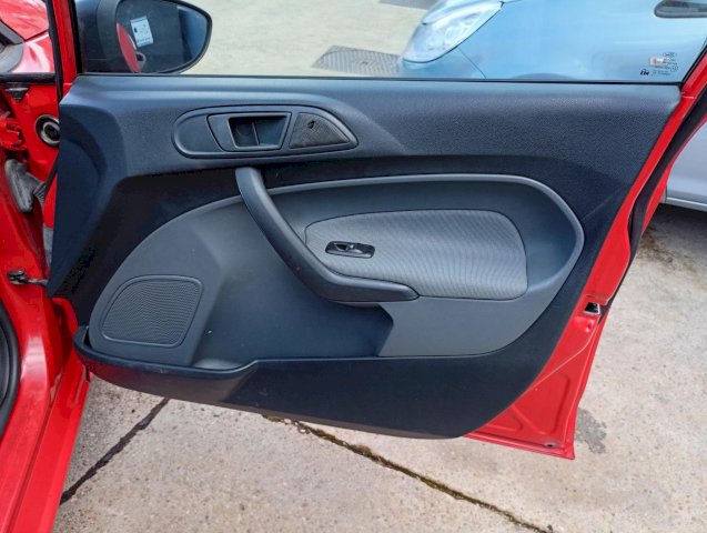 Ford Ford Fiesta IV 1.4 TDCi 68ch Ghia 5p