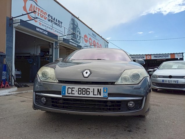 Renault Renault Laguna III 2.0 dCi 150ch Privilège
