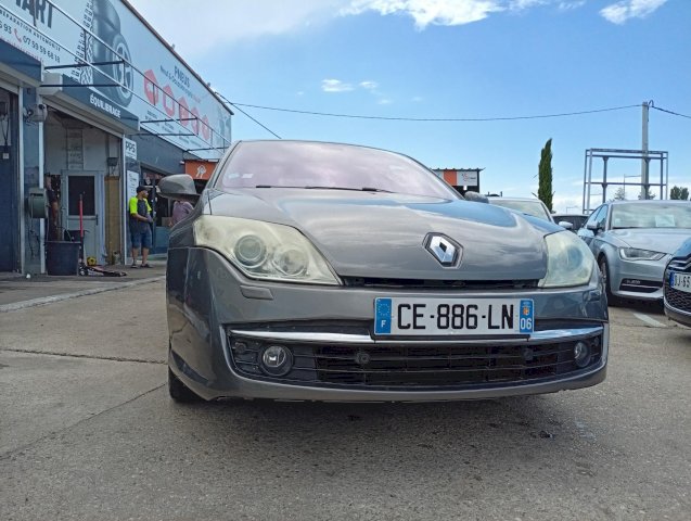 Renault Renault Laguna III 2.0 dCi 150ch Privilège