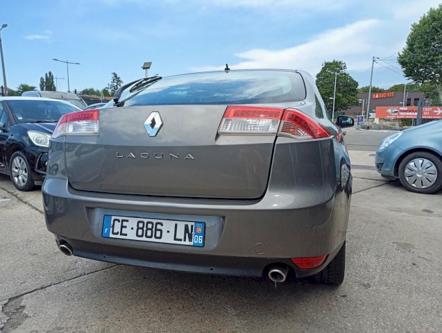 Renault Renault Laguna III 2.0 dCi 150ch Privilège
