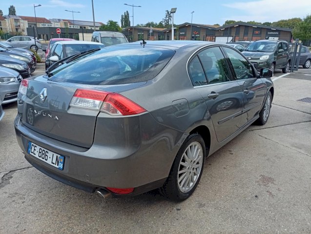 Renault Renault Laguna III 2.0 dCi 150ch Privilège