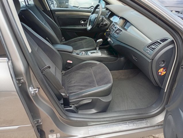 Renault Renault Laguna III 2.0 dCi 150ch Privilège