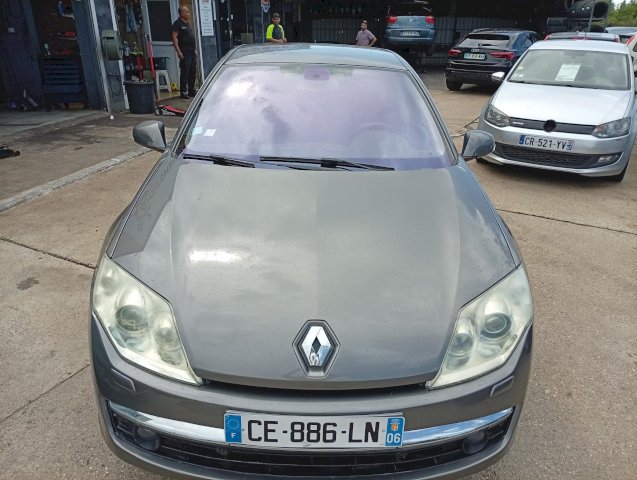 Renault Renault Laguna III 2.0 dCi 150ch Privilège