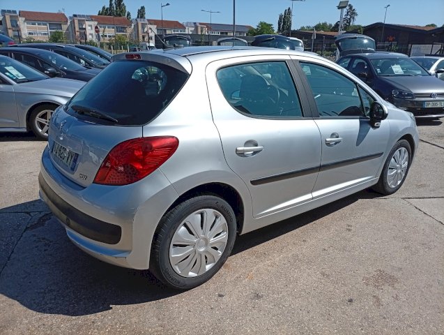 Peugeot Peugeot 207  1.6 HDi110 Executive Pack 5p