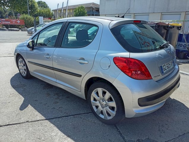 Peugeot Peugeot 207  1.6 HDi110 Executive Pack 5p