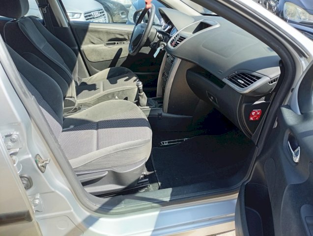 Peugeot Peugeot 207  1.6 HDi110 Executive Pack 5p