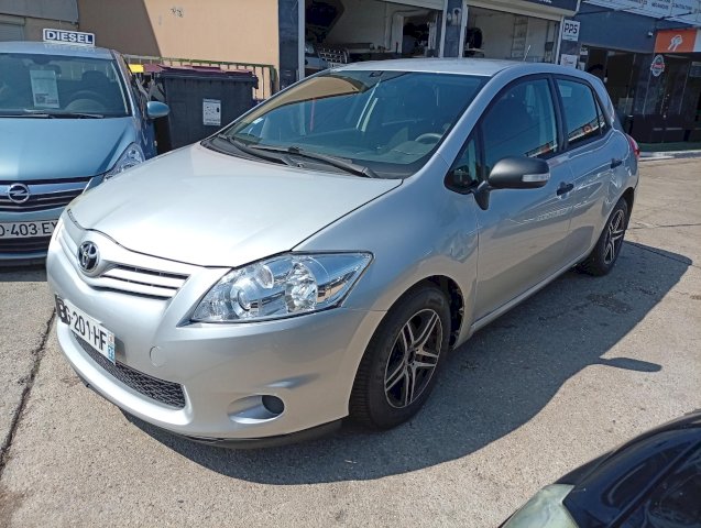 Toyota Toyota Auris  90 D-4D FAP Sportline Connect 5p