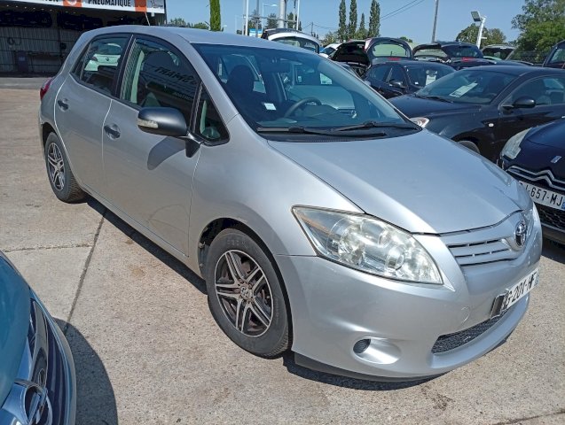 Toyota Toyota Auris  90 D-4D FAP Sportline Connect 5p