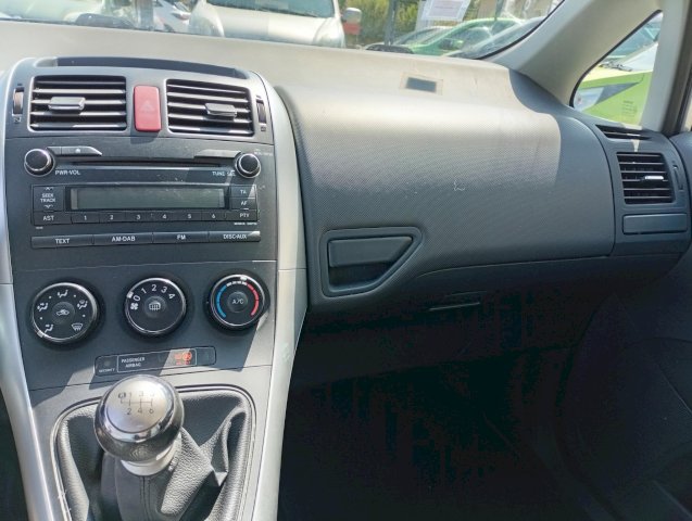 Toyota Toyota Auris  90 D-4D FAP Sportline Connect 5p