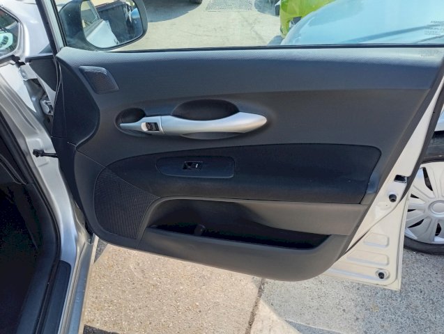 Toyota Toyota Auris  90 D-4D FAP Sportline Connect 5p