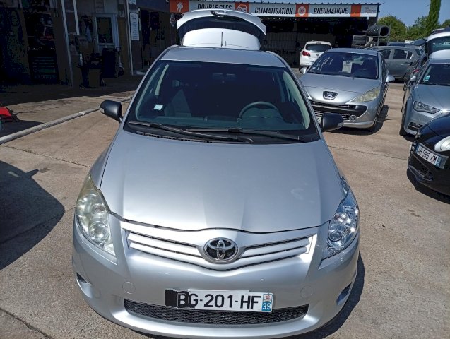 Toyota Toyota Auris  90 D-4D FAP Sportline Connect 5p