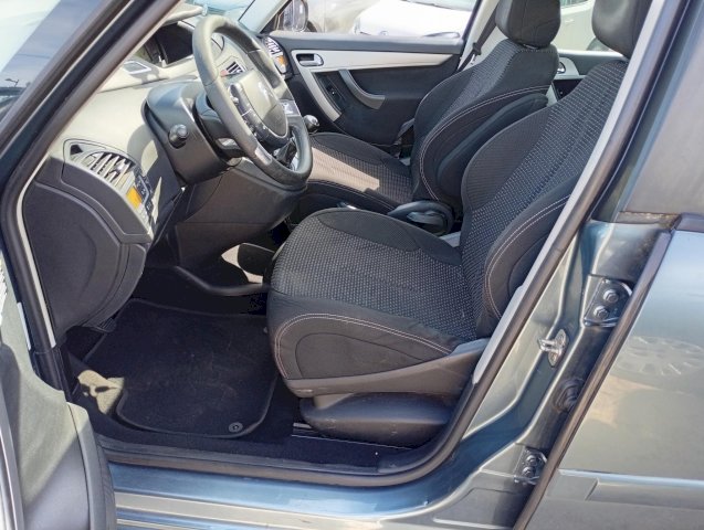Citroën Citroën C4 II 1.6 HDi110 FAP Confort 5p