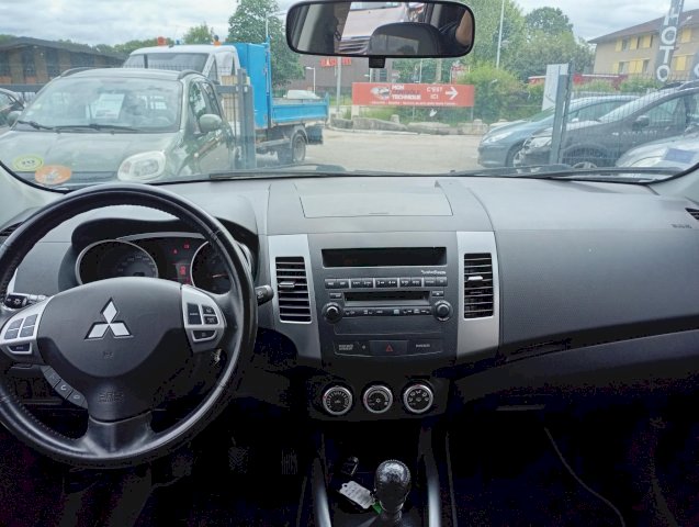 Mitsubishi Mitsubishi Outlander II 2.0 DI-D Instyle