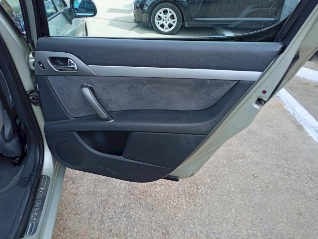 Peugeot Peugeot 407  2.0 HDi126 Confort FAP