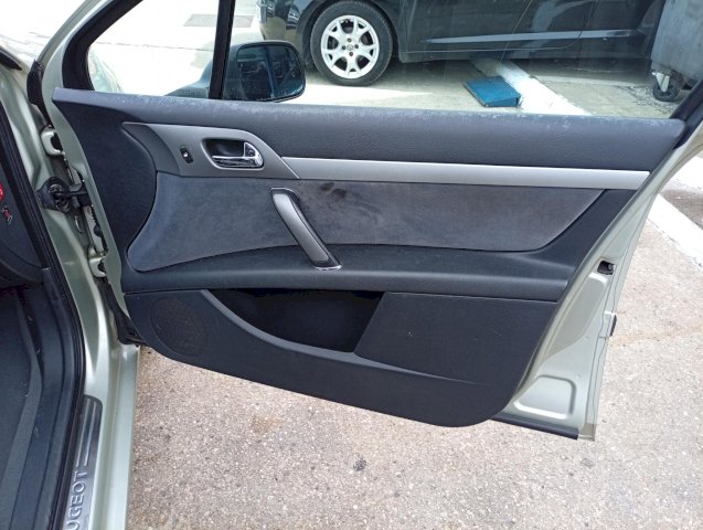 Peugeot Peugeot 407  2.0 HDi126 Confort FAP
