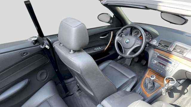 BMW BMW Série 1 I (E88) 120i 170ch Luxe