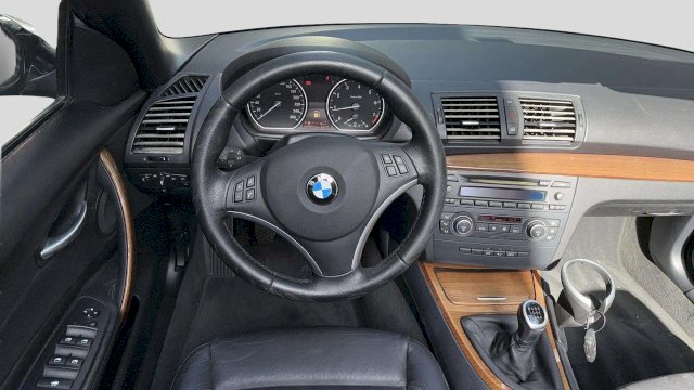 BMW BMW Série 1 I (E88) 120i 170ch Luxe