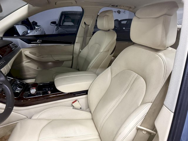 AUDI Audi A8 III 4.2 V8 FSI 372ch Avus quattro Tiptronic