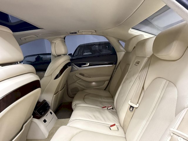 AUDI Audi A8 III 4.2 V8 FSI 372ch Avus quattro Tiptronic