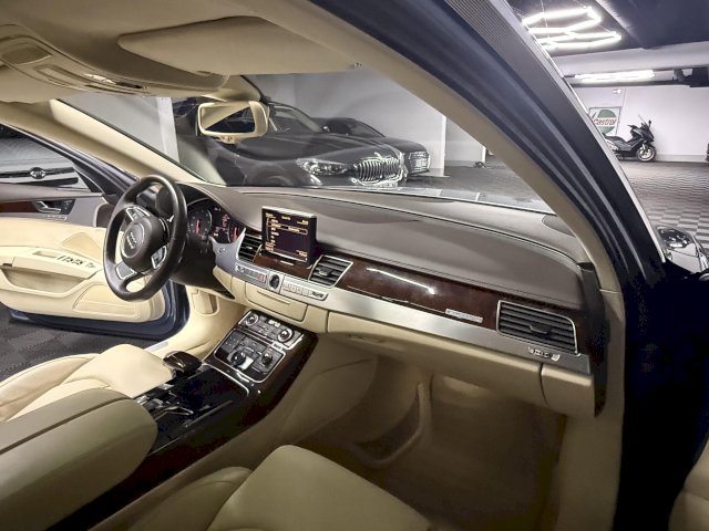 AUDI Audi A8 III 4.2 V8 FSI 372ch Avus quattro Tiptronic