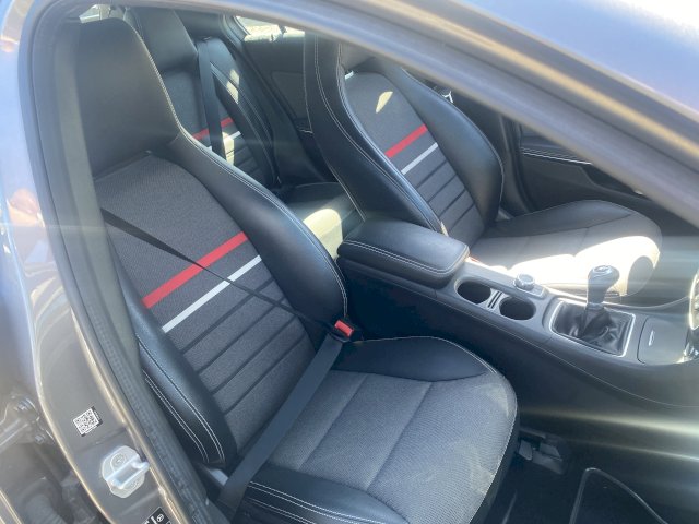 Mercedes-Benz A180 