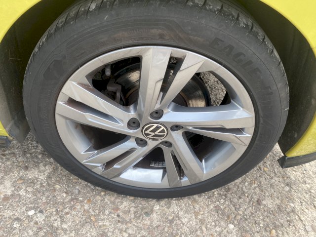 Volkswagen Volkswagen Golf E-TSI 150CV BVA R-LINE 