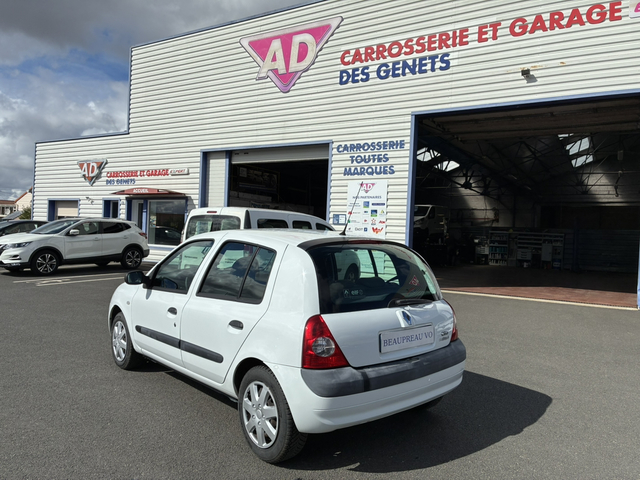 Renault Renault Clio II 1.2 16v Campus Authentique 5p